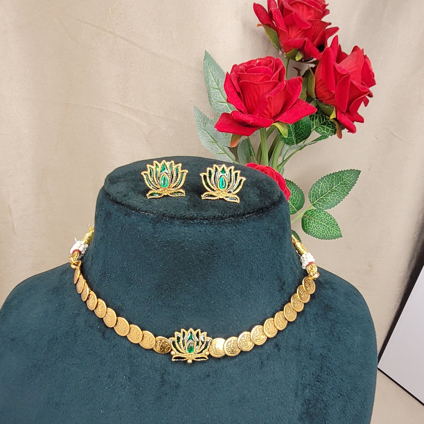 Emerald - Lotus Coin Necklace Set