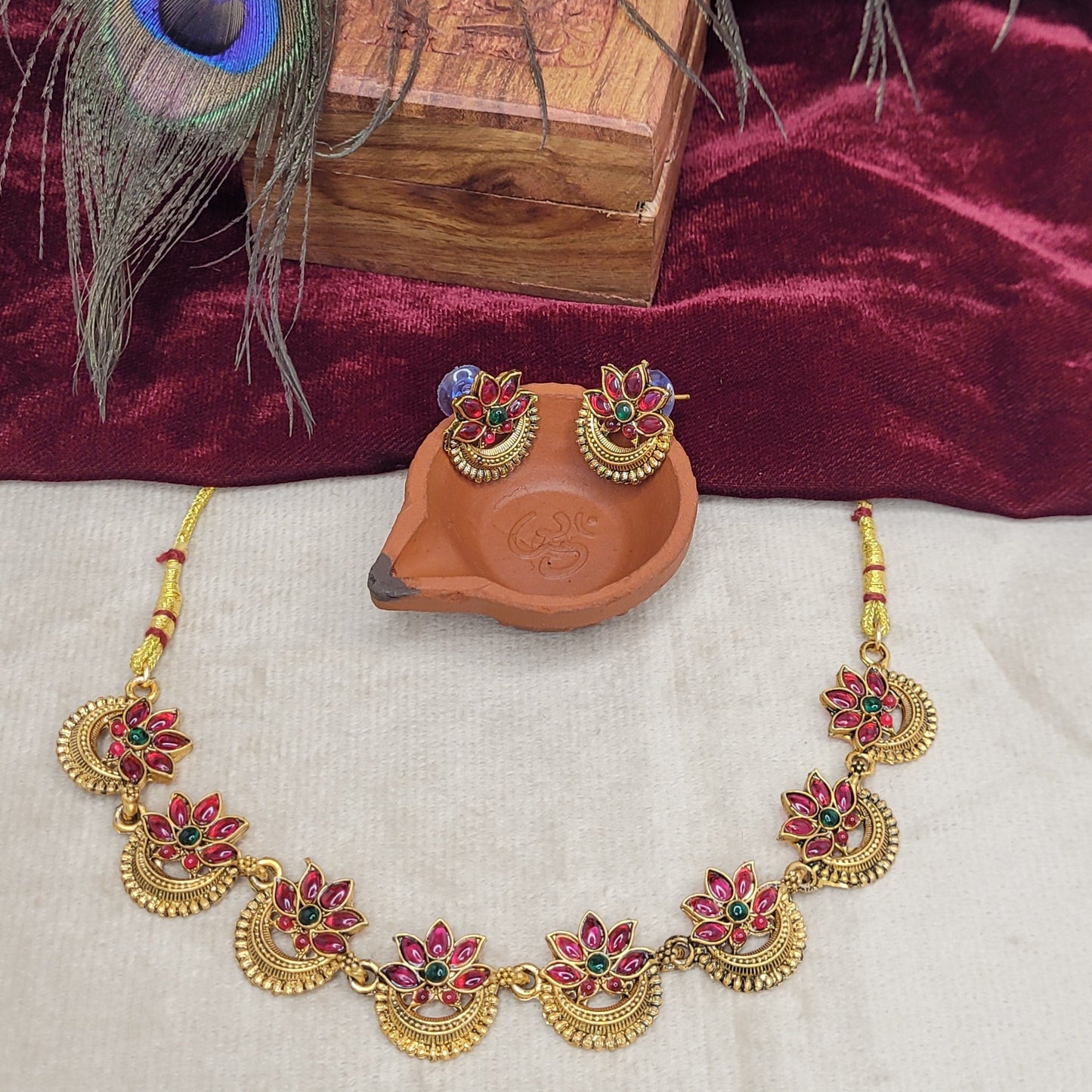 Floral Antique Gold Necklace Set with Stud Earrings