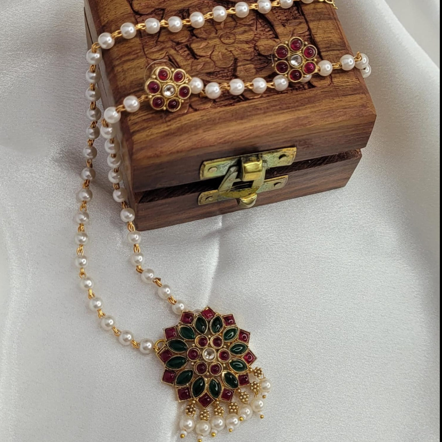 White Pearl - Long Pendant Set