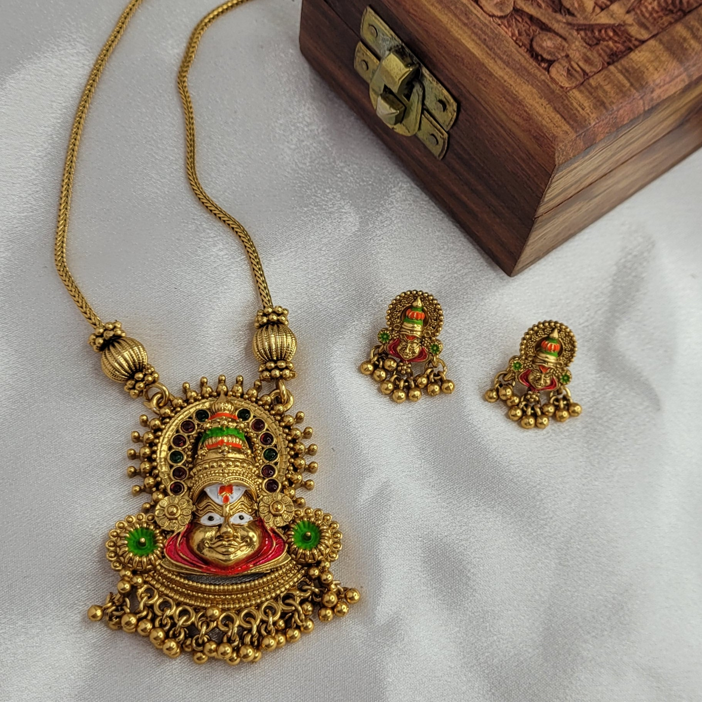 Multicolor Goddess Motif Temple Necklace Set