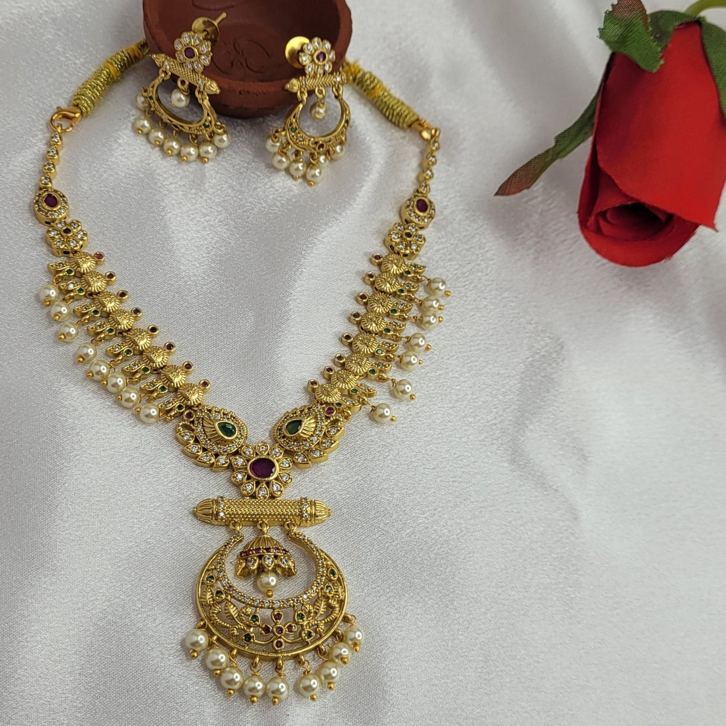 Antique Gold Necklace Set with Kundan & Pearl Drops