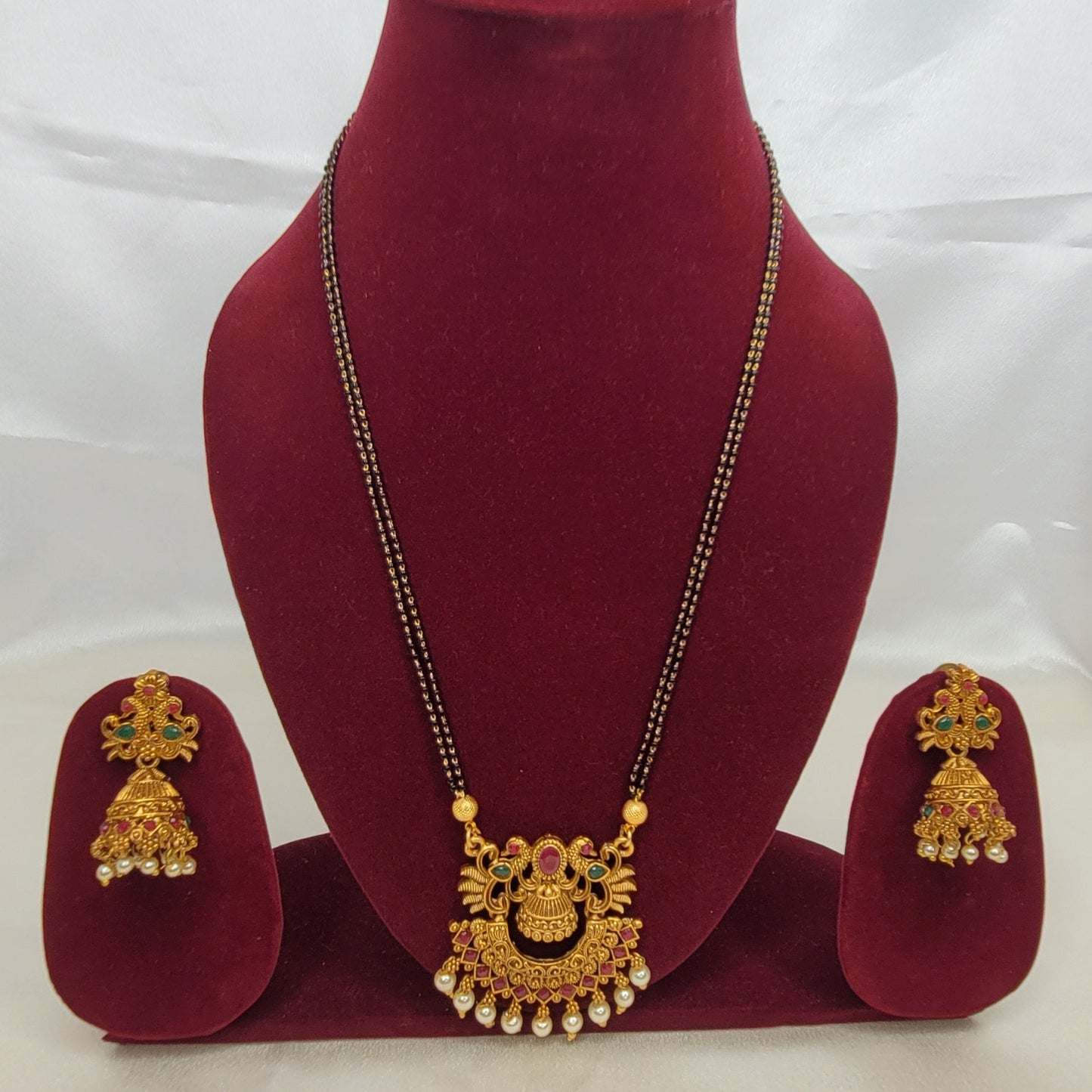 Traditional Mangalsutra Elegance Gold Jewelery Set