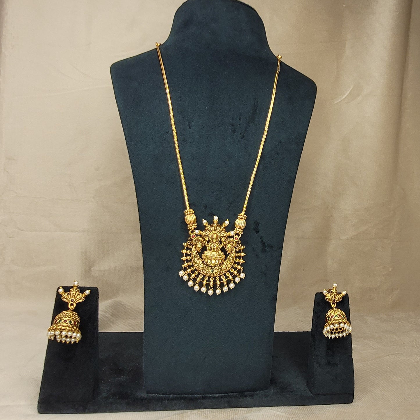 Antique Gold Goddess Lakshmi Pendant Necklace Set