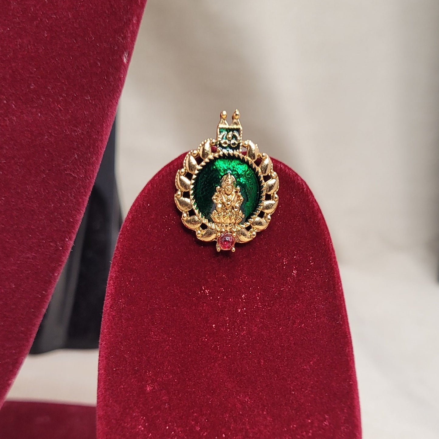 Nagapadom Lakshmi  Pendant  Set