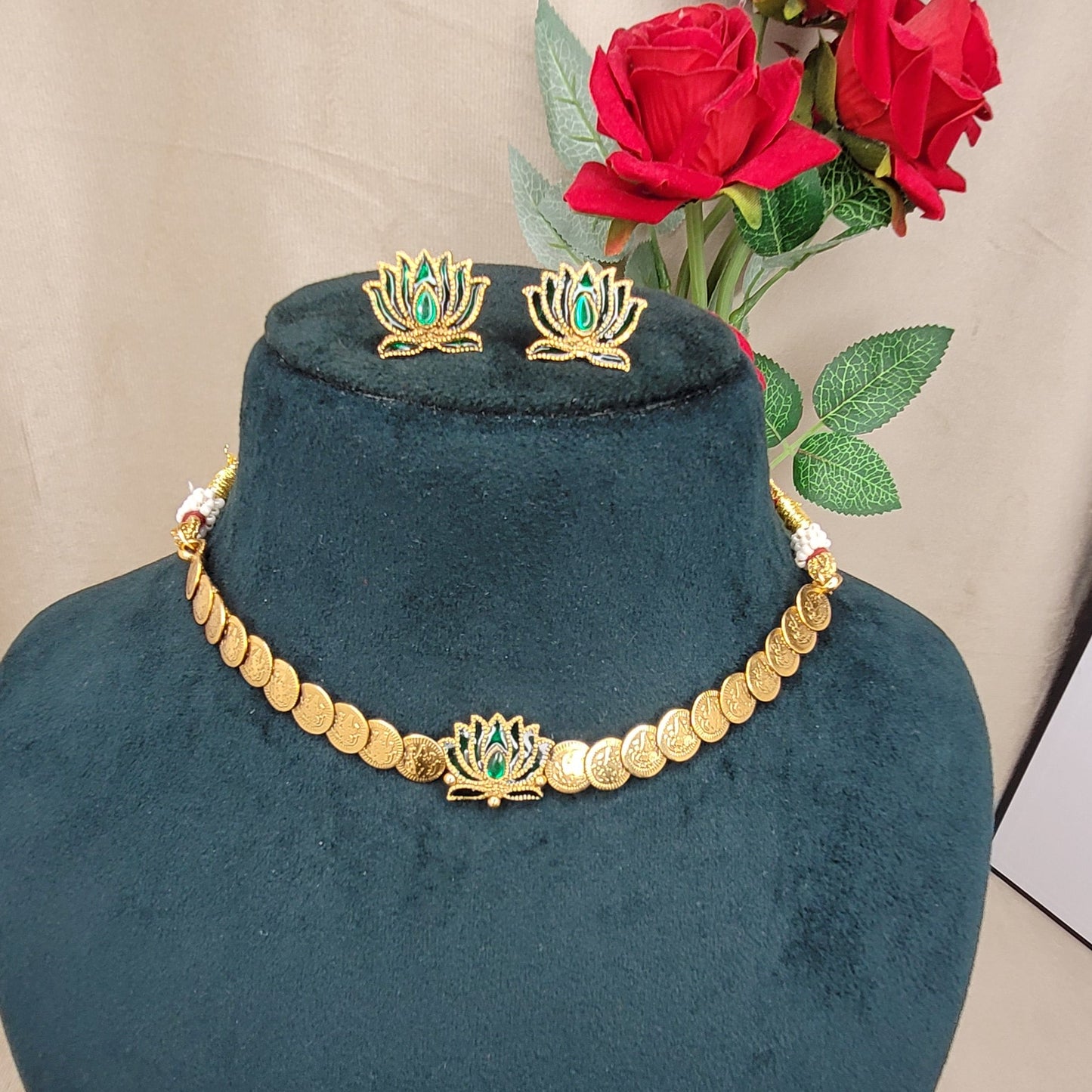 Emerald - Lotus Coin Necklace Set