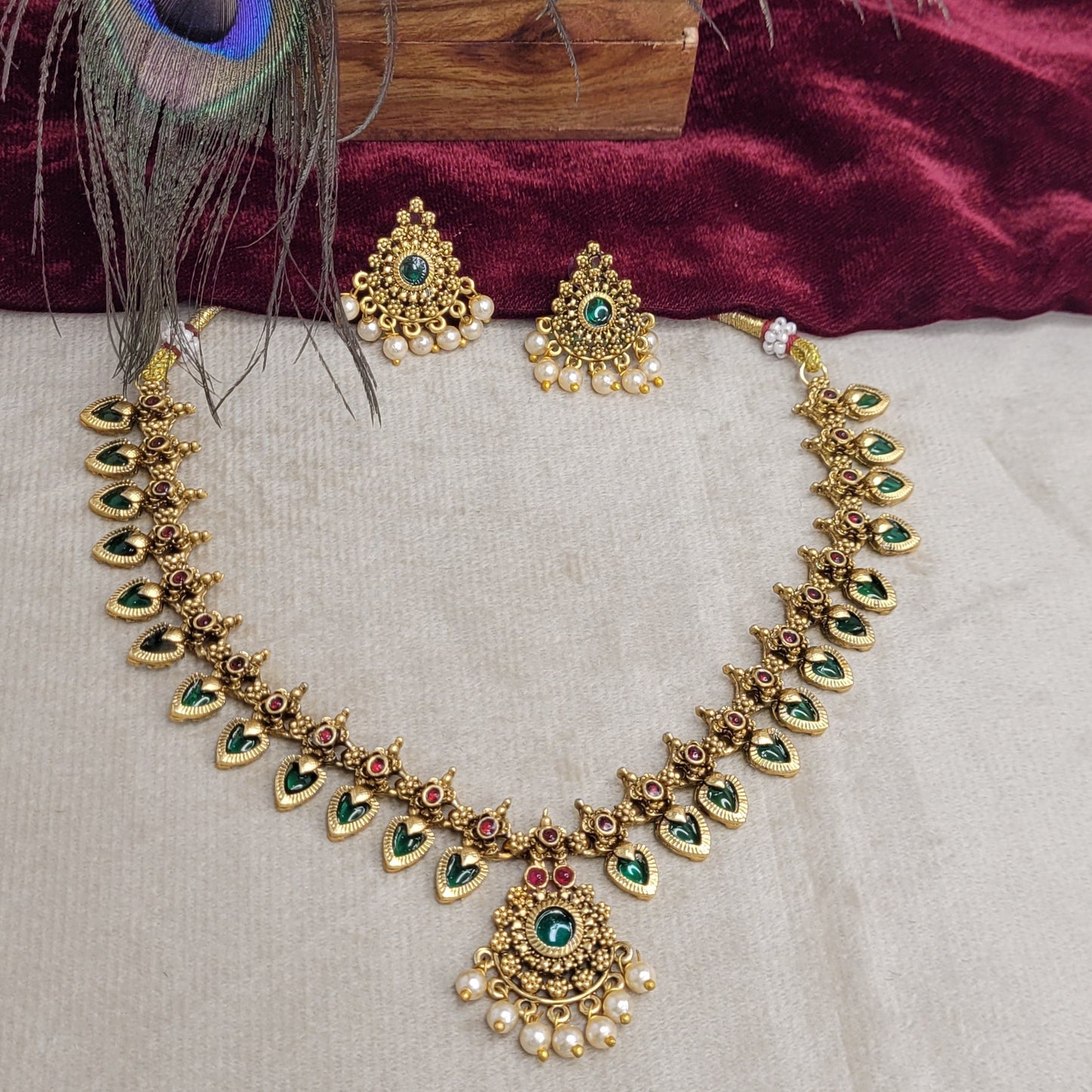 Emerald Teardrop Palakka Necklace Set