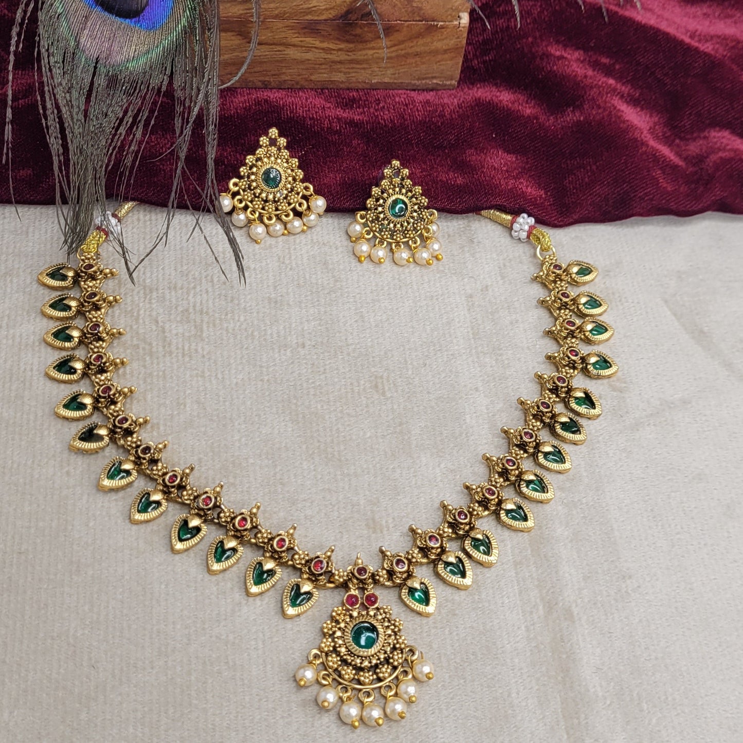 Emerald Teardrop Palakka Necklace Set