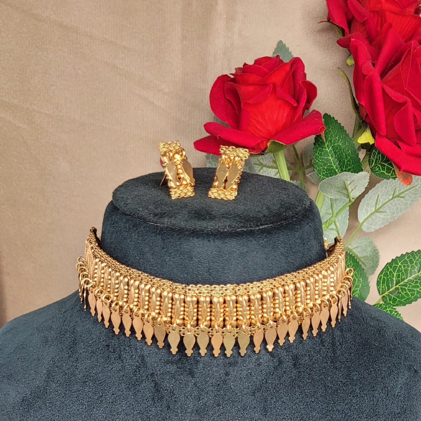 Traditional Elakkathali Necklace Set