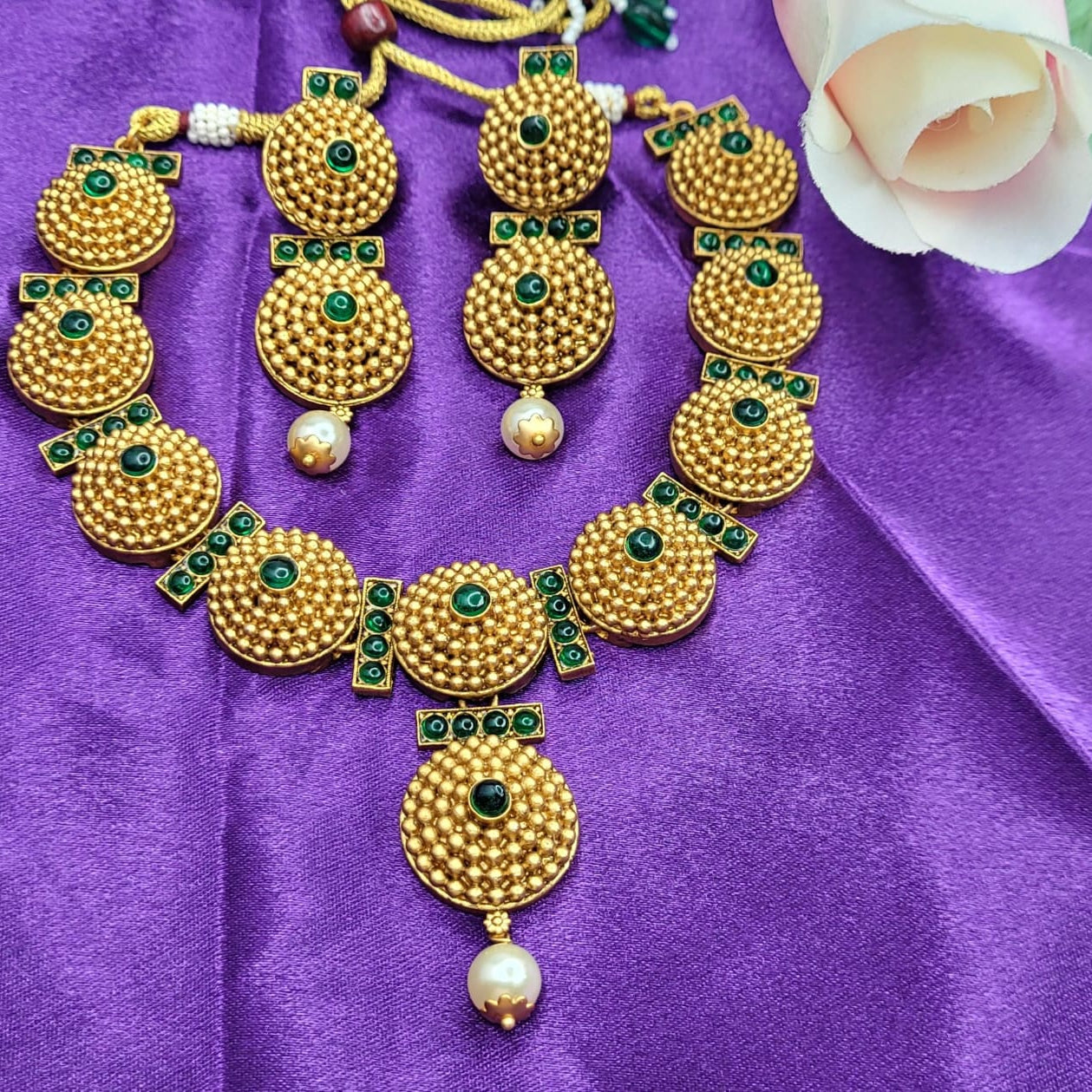 Green Coin like motif temple Necklace set