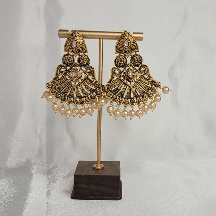 Rajwadi Pearl Fan Earrings