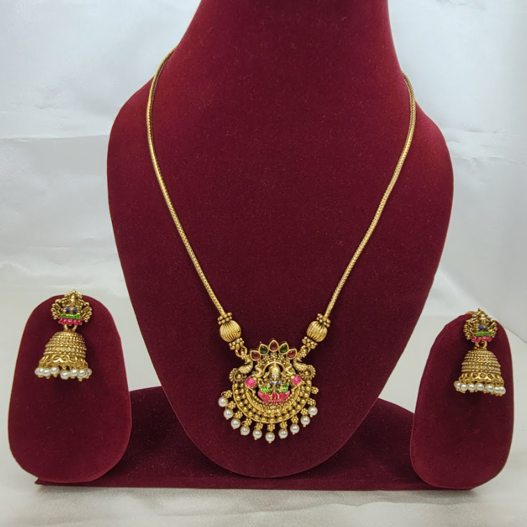 Peacock Lakshmi Pearl Pendant Set
