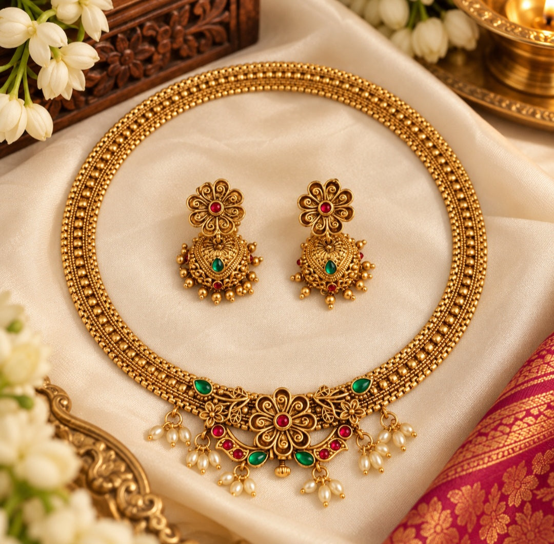 Traditional Screw Necklace Set with Floral Design